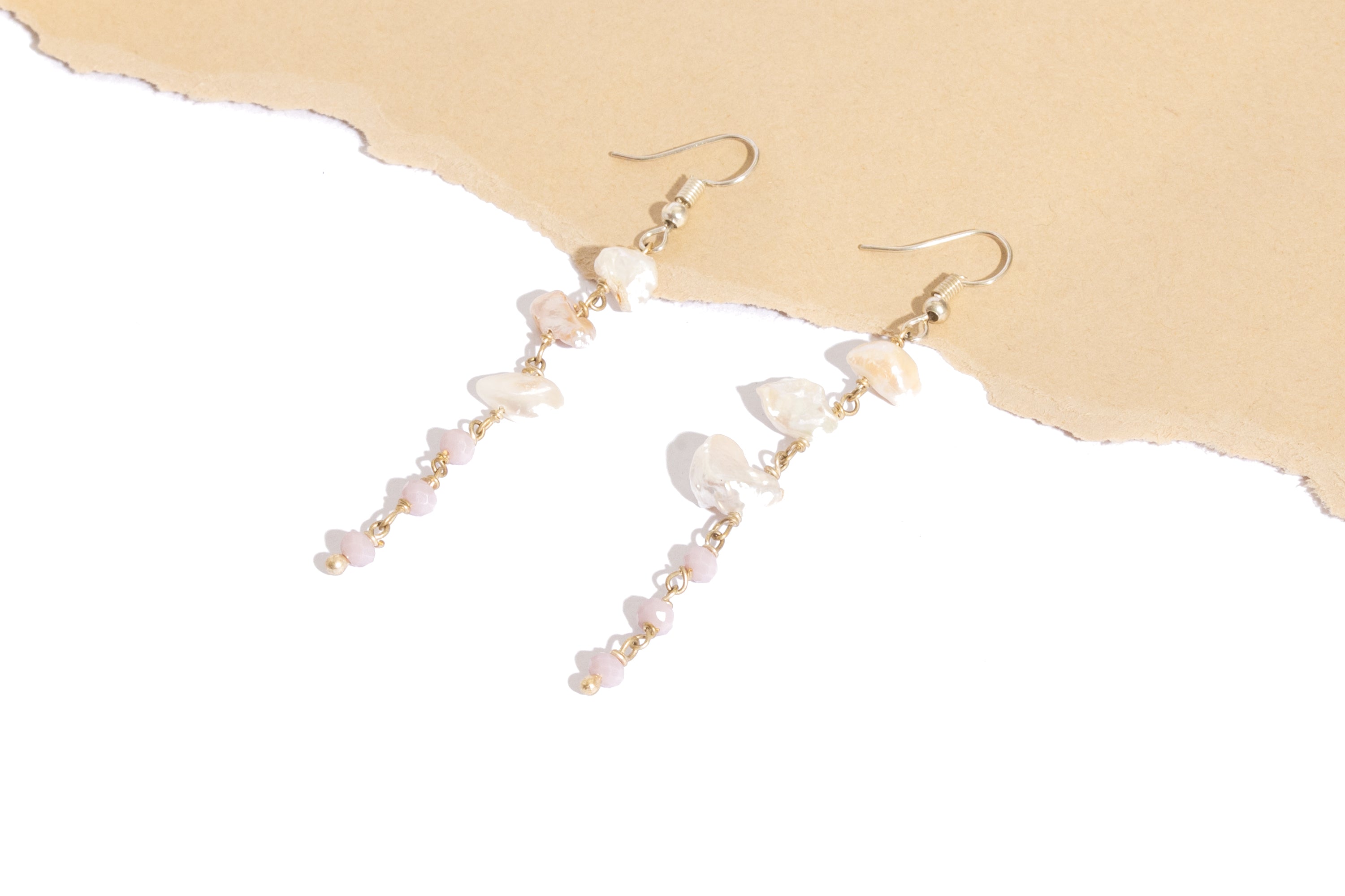 Natural unshaped pearl stud