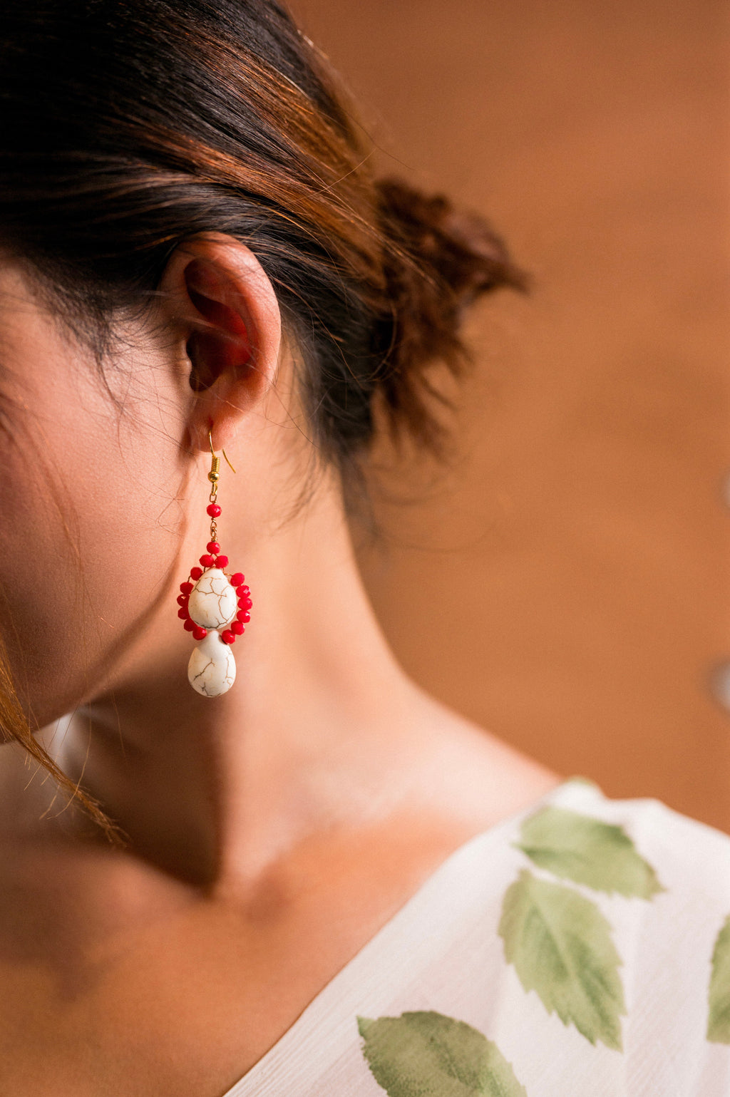 Howlite Red Crystal Earring